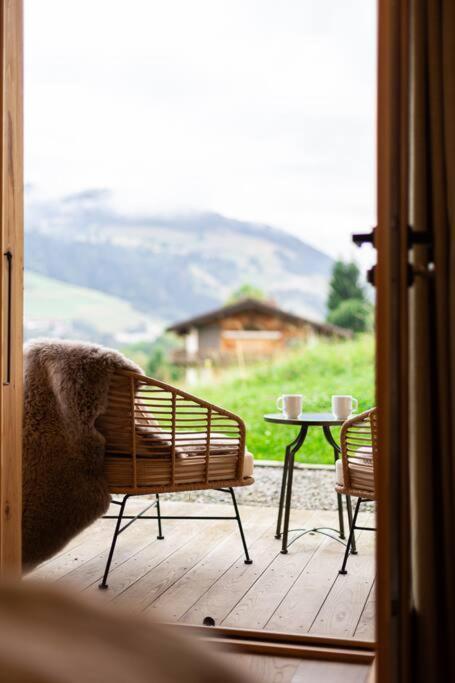 Luxury Chalet, Sleeps 8 With Mountain Views And Jacuzzi * Megève
