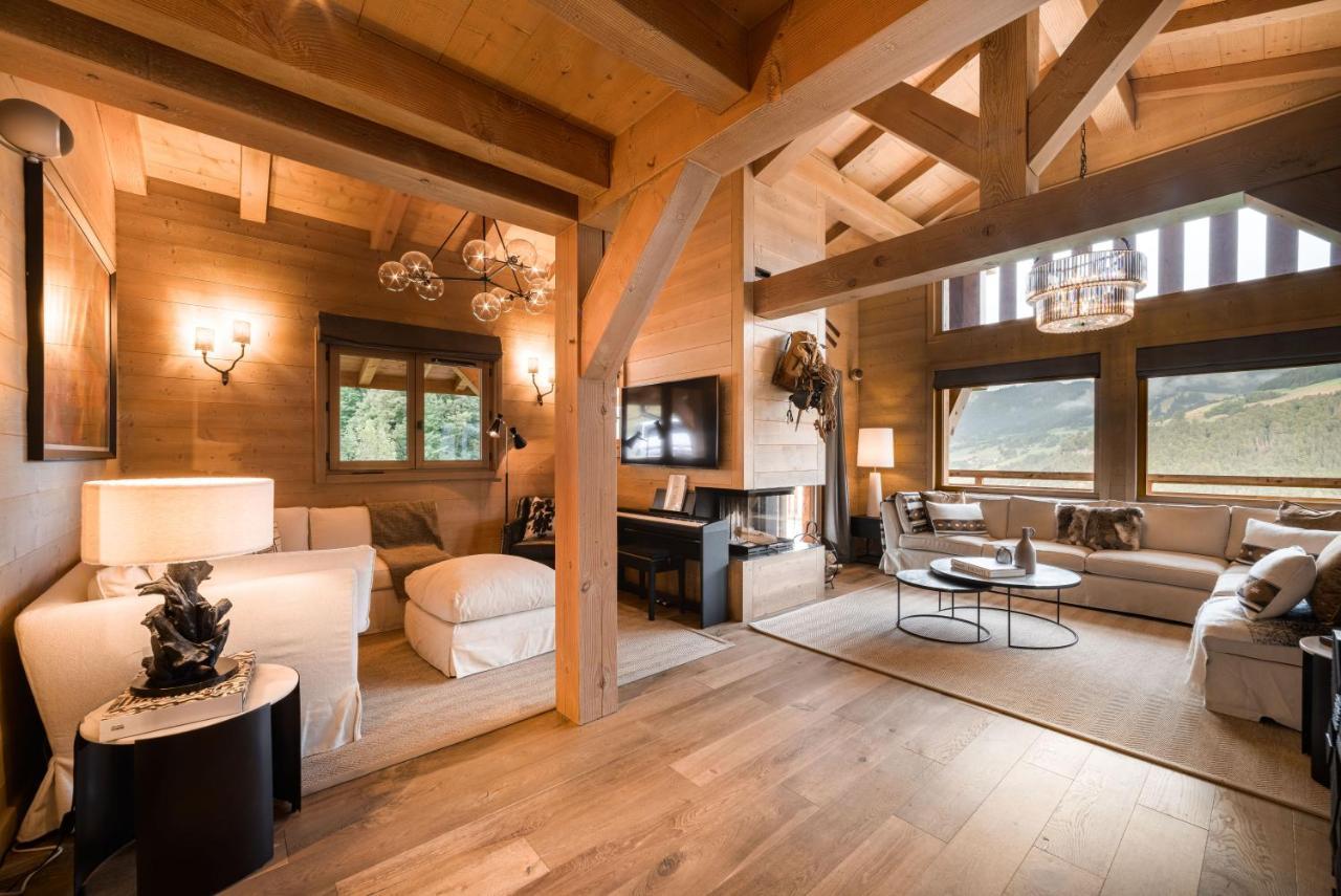 Chalet Luxury Chalet, Sleeps 8 With Mountain Views And Jacuzzi