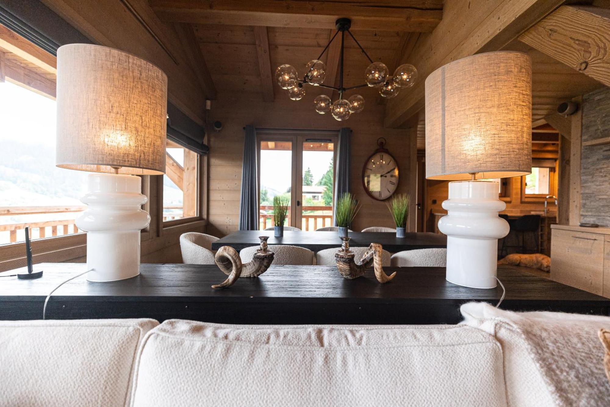 Chalet Luxury Chalet, Sleeps 8 With Mountain Views And Jacuzzi Megève