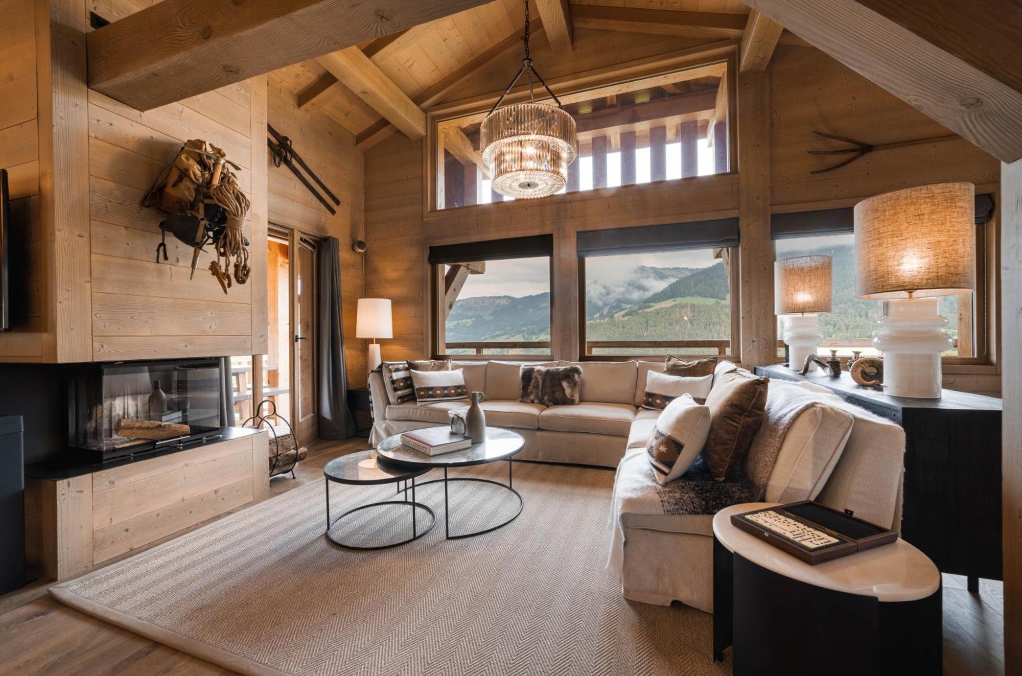 Chalet Luxury Chalet, Sleeps 8 With Mountain Views And Jacuzzi *