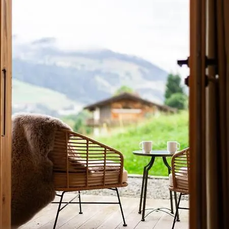 Luxury Megeve Chalet, Sleeps 8 With Mountain Views And Jacuzzi Exterior photo