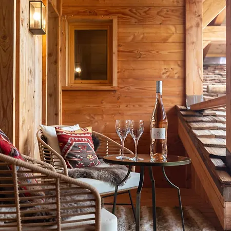 Luxury Megeve Chalet, Sleeps 8 With Mountain Views And Jacuzzi Exterior photo