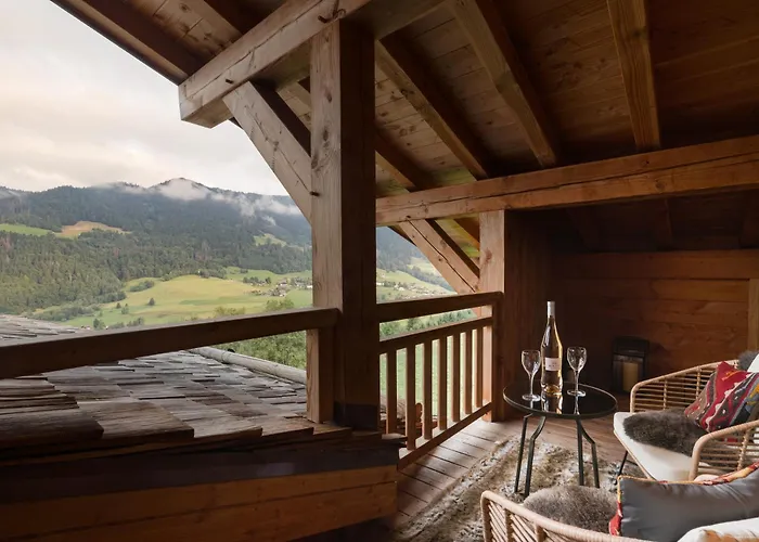 Luxury Megeve Chalet, Sleeps 8 With Mountain Views And Jacuzzi
