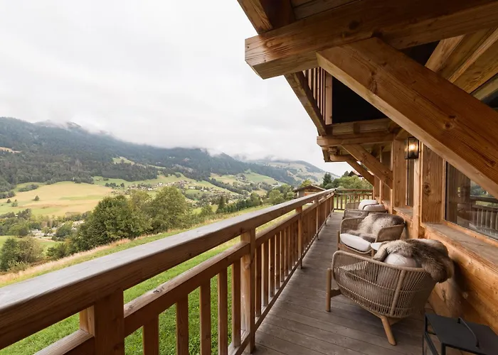 Luxury Megeve Chalet, Sleeps 8 With Mountain Views And Jacuzzi