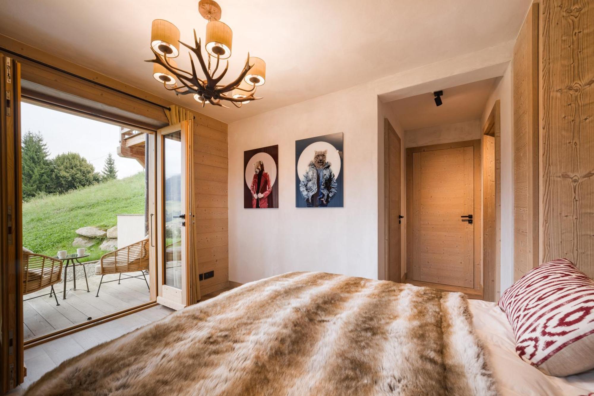 Luxury Chalet, Sleeps 8 With Mountain Views And Jacuzzi *