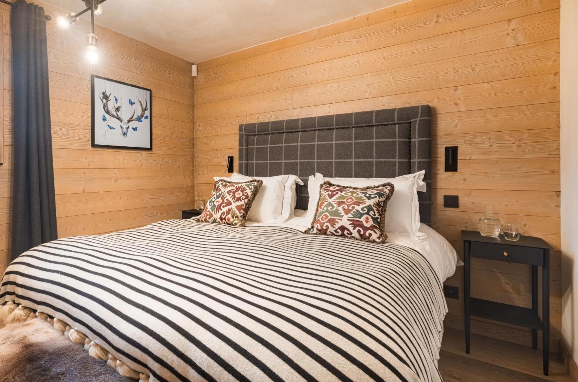 Luxury Chalet, Sleeps 8 With Mountain Views And Jacuzzi Chalet