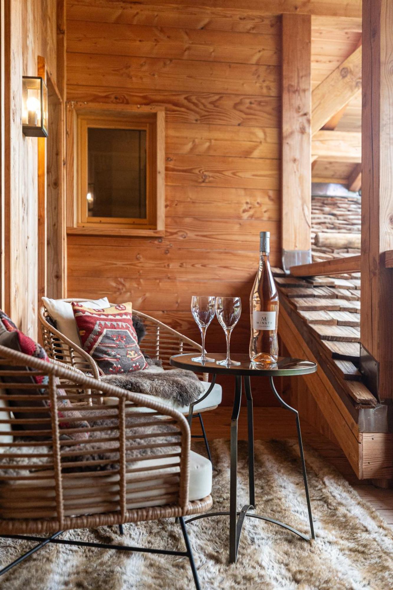 Luxury Chalet, Sleeps 8 With Mountain Views And Jacuzzi *