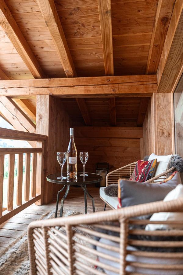 Luxury Chalet, Sleeps 8 With Mountain Views And Jacuzzi Chalet *